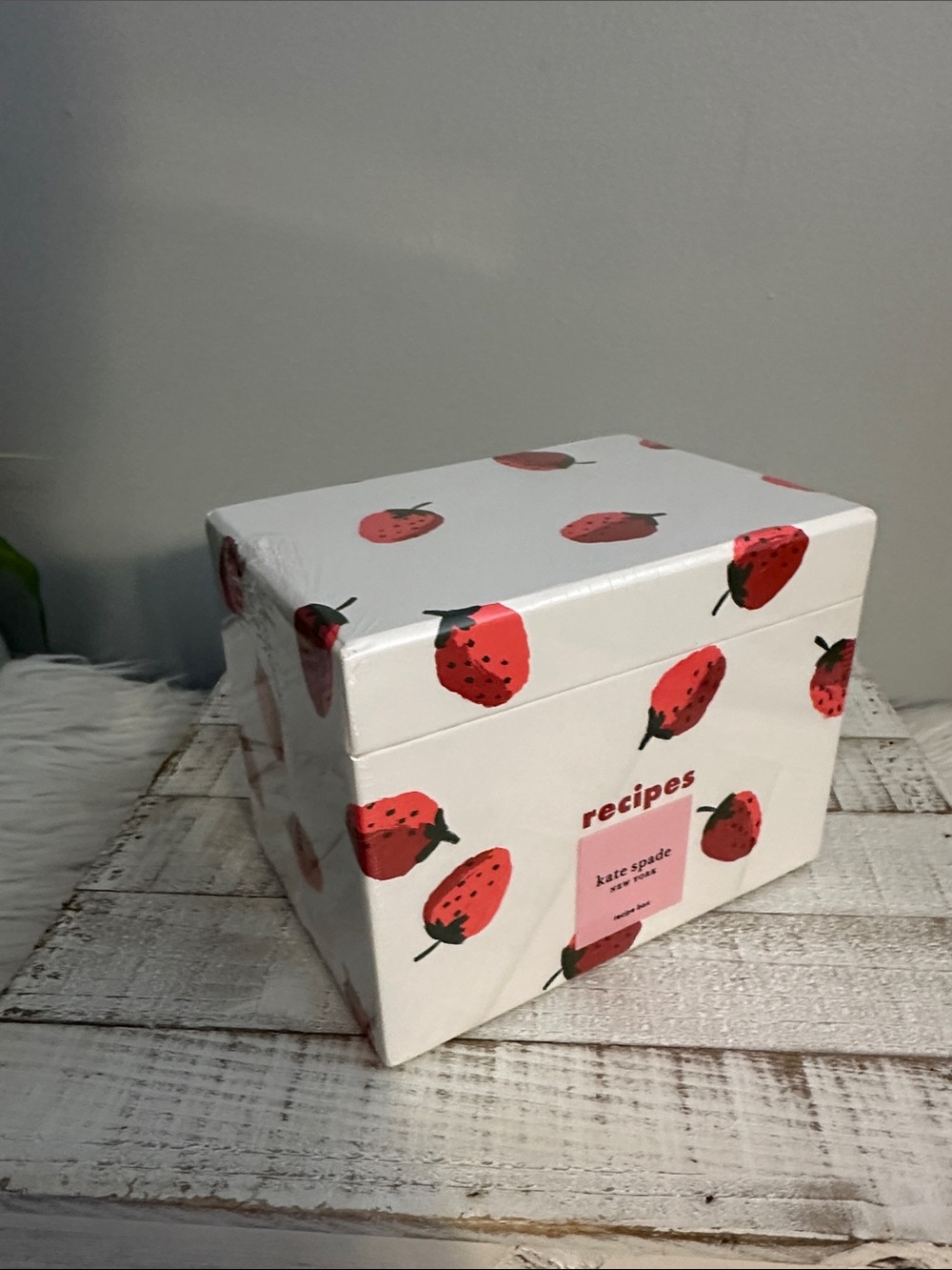 Nwt Kate spade strawberries recipe box - Picture 3 of 8